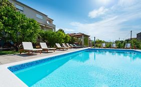 Villa Apartments Duje