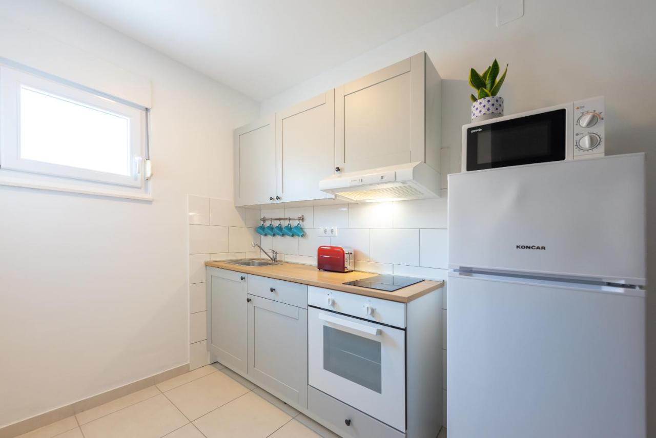 Villa Apartments Duje Kaštela Zewnętrze zdjęcie