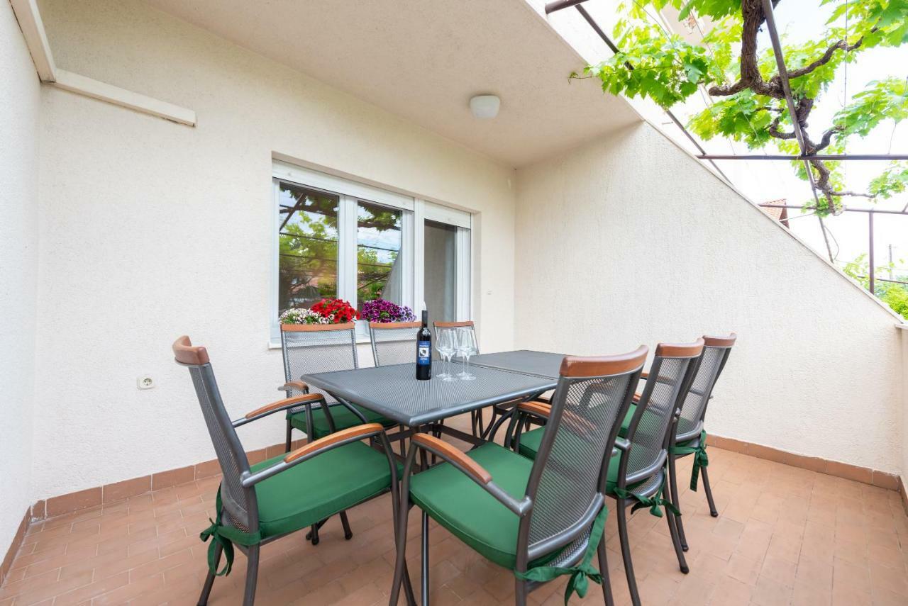Villa Apartments Duje Kaštela Zewnętrze zdjęcie