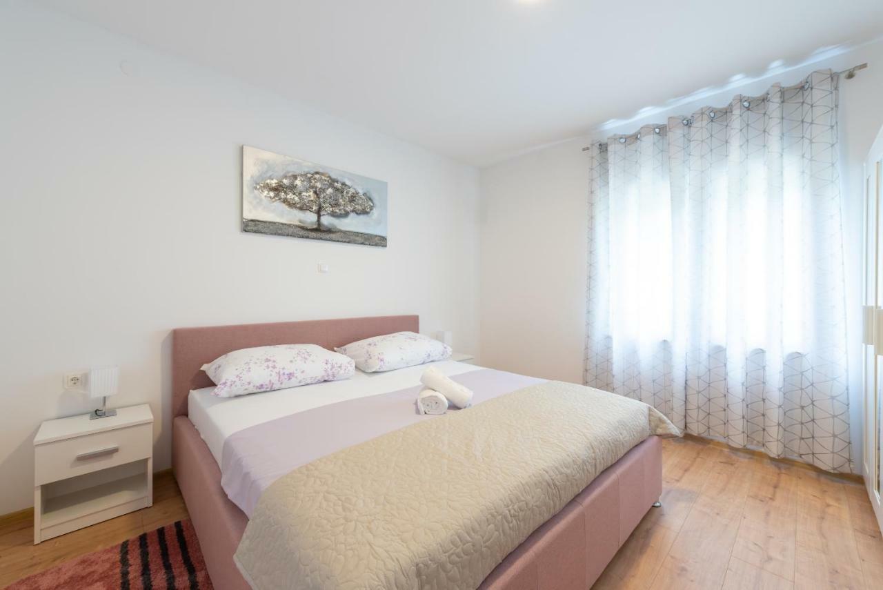 Villa Apartments Duje Kaštela Zewnętrze zdjęcie