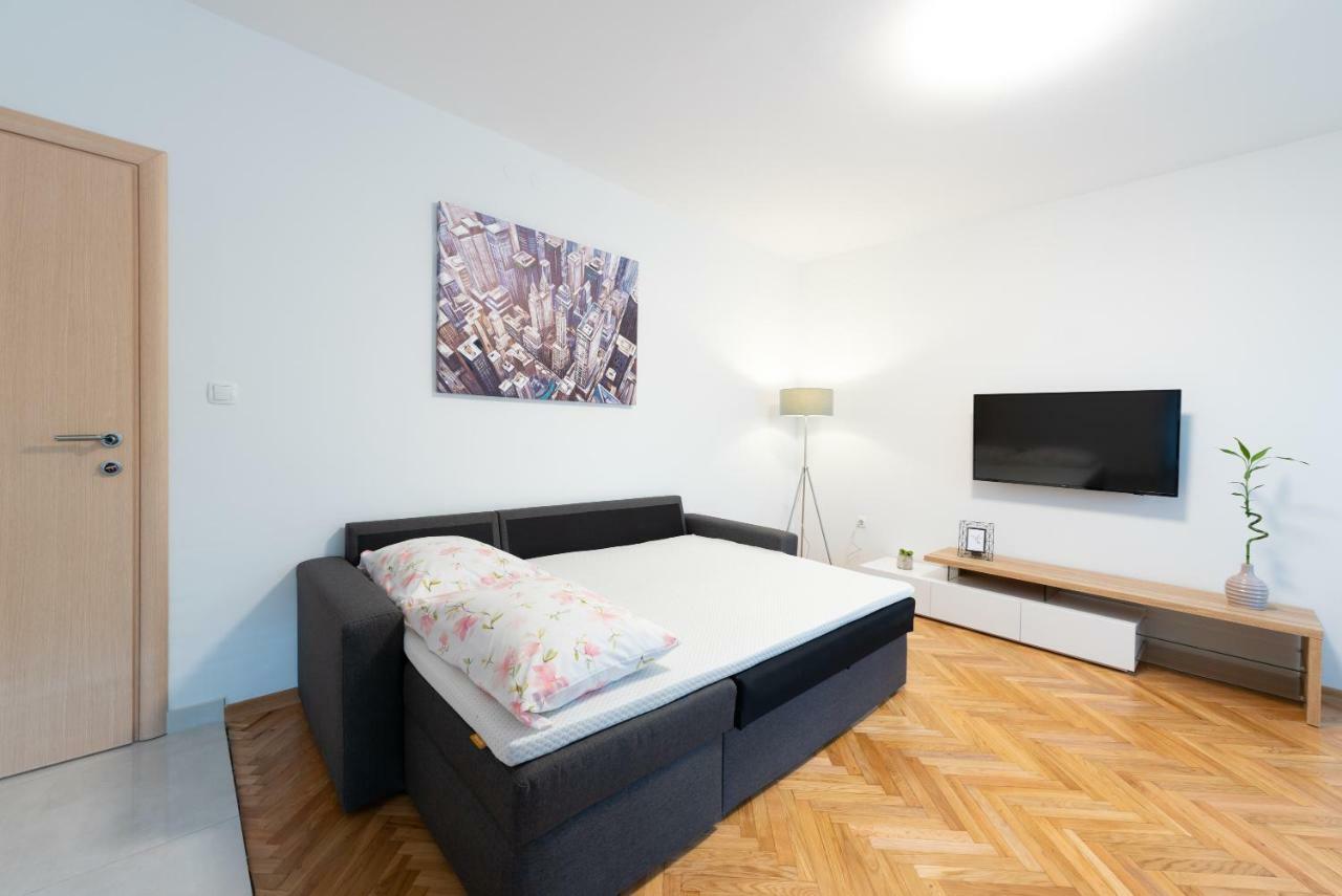 Villa Apartments Duje Kaštela Zewnętrze zdjęcie