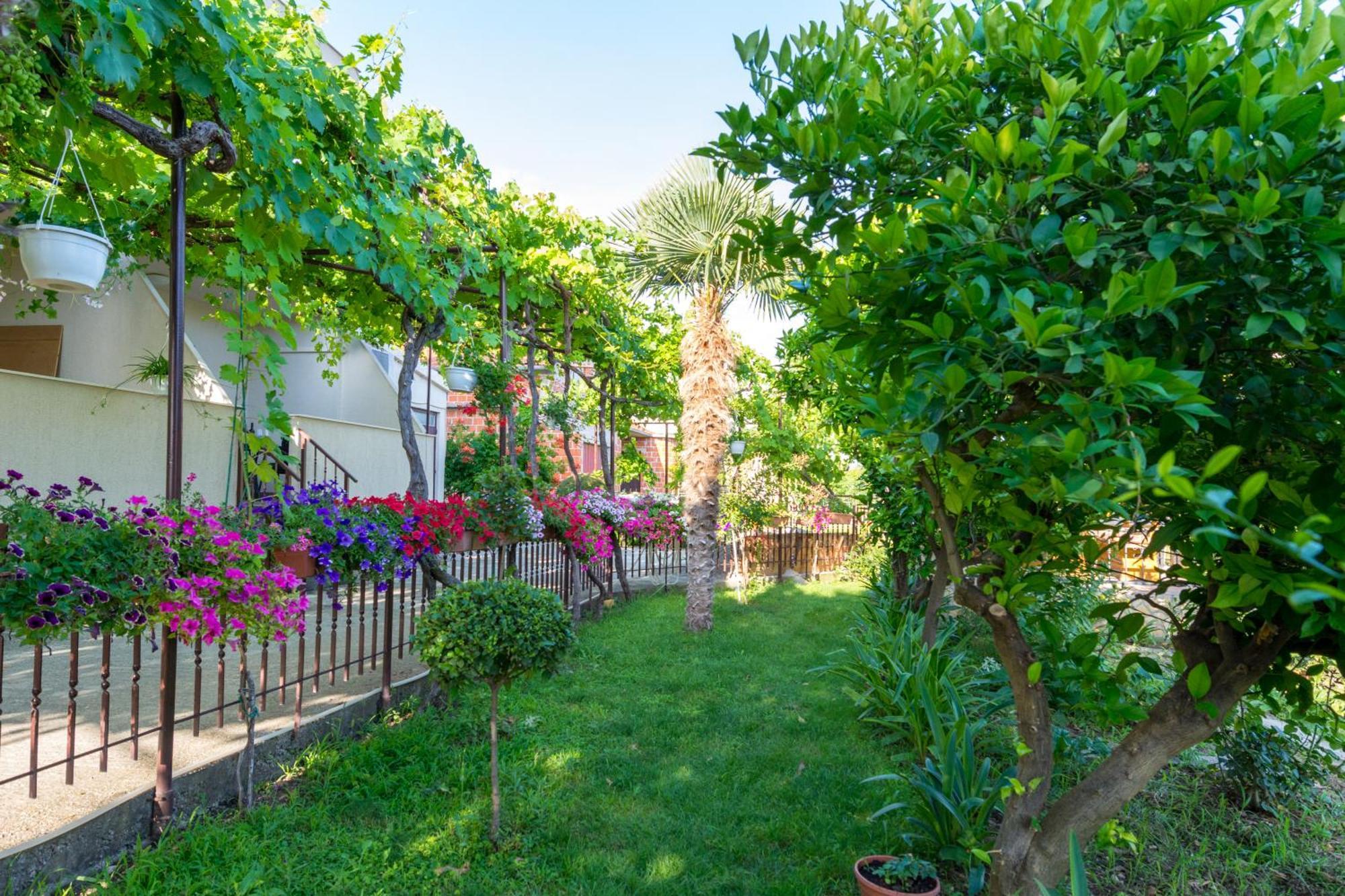 Villa Apartments Duje Kaštela Zewnętrze zdjęcie