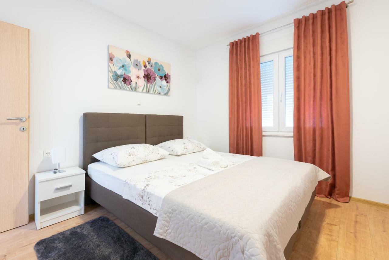 Villa Apartments Duje Kaštela Zewnętrze zdjęcie